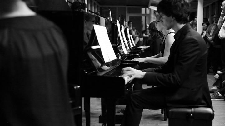 Performance de l'artiste Patrick Bernatchez