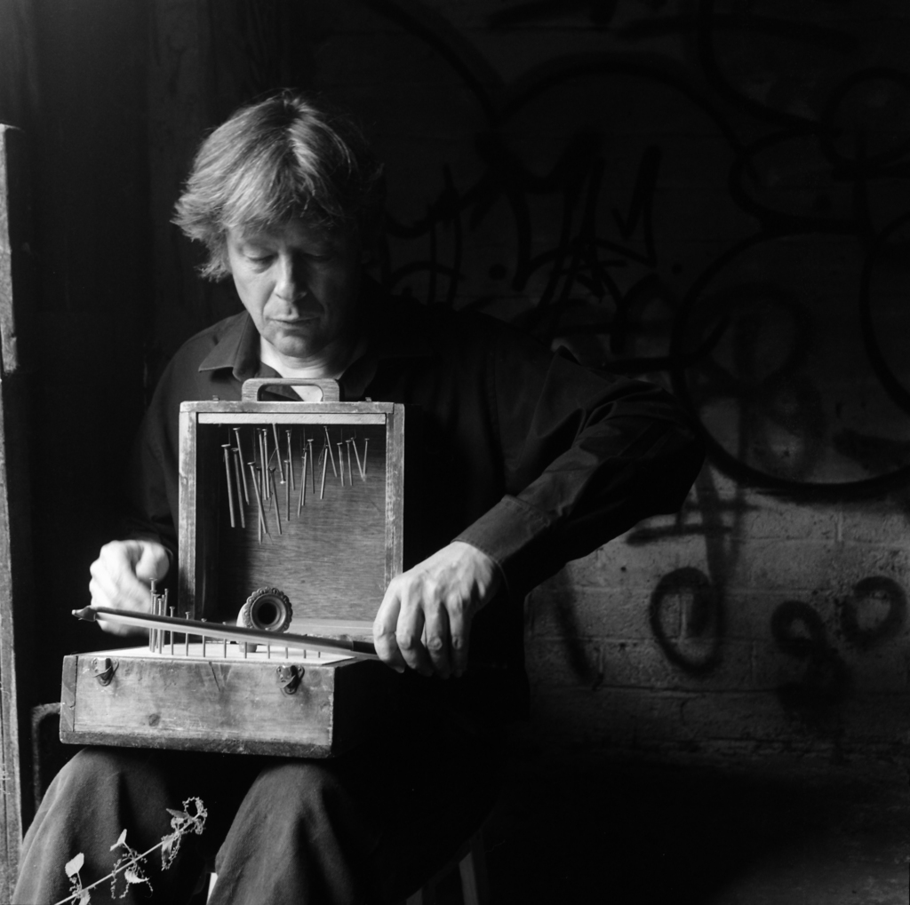 Petit récital pour objets abandonnés avec Max Vandervorst