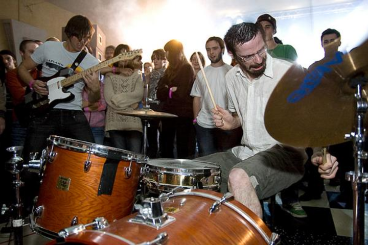 Pneu + Electric Electric