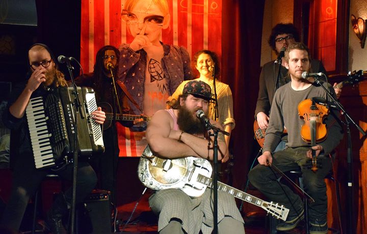 Robert Fusil et les chiens fous au Quai des brumes