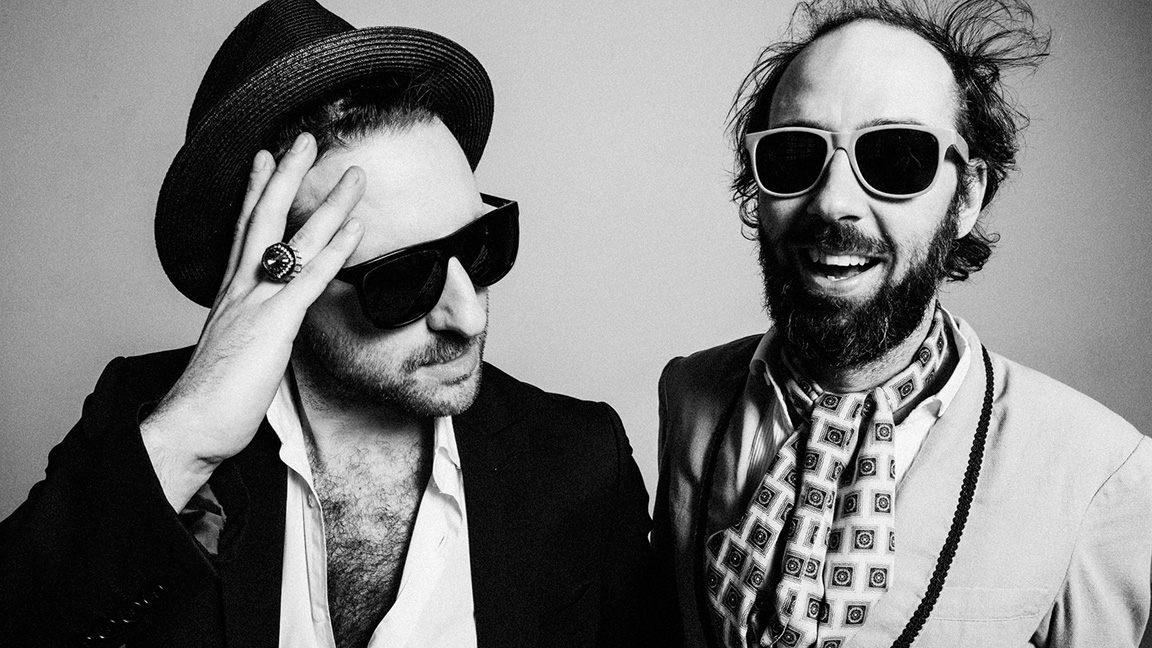 Série Desjardins - SÈXE ILLÉGAL: Tony Légal et Paul Sèxe