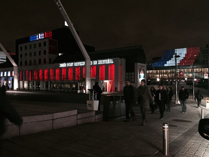 Solidarité avec les Parisiens - Minute de silence à la Place des Arts