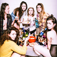 Table rase - Production Transthéatre en coproduction avec Collectif Chiennes, mise en scène par Brigitte Poupart