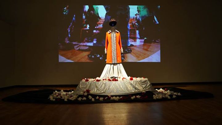 Tehatikonsontatie. Exhibition Visit - Visite d'exposition