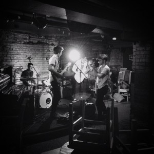 The Annoying et Invites