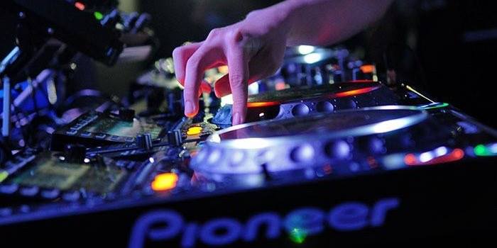 The Meeting (Team Montreal VS TeamNew York)