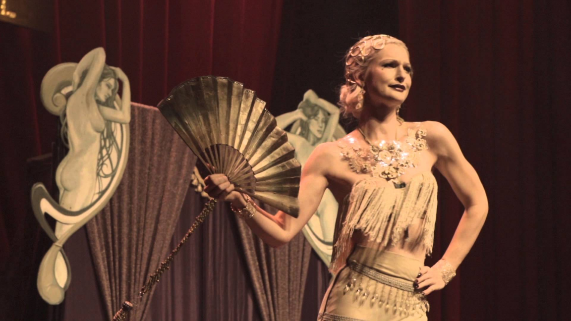Twirls On Film: Un Cabaret Burlesque, avec The Lady Josephine