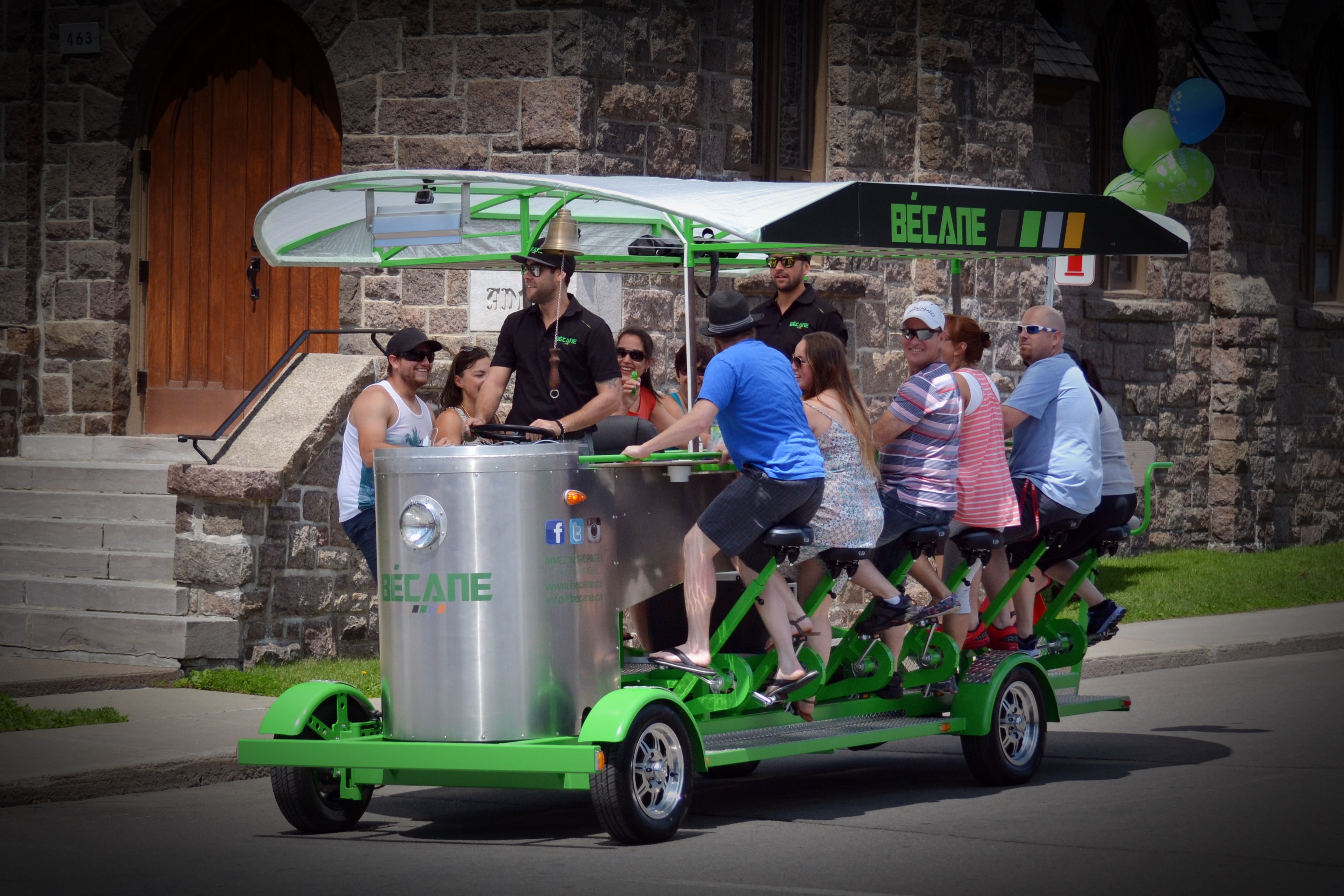 Tournée des Pubs à bord d'un Vélo Multi-Places
