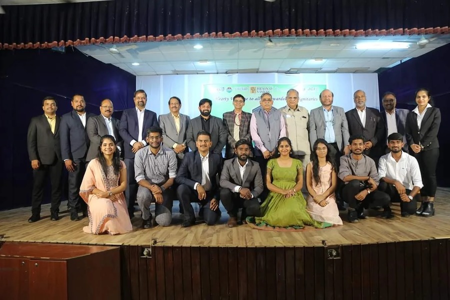 A great web design by Advomix digital marketing agency, Delhi, India: 