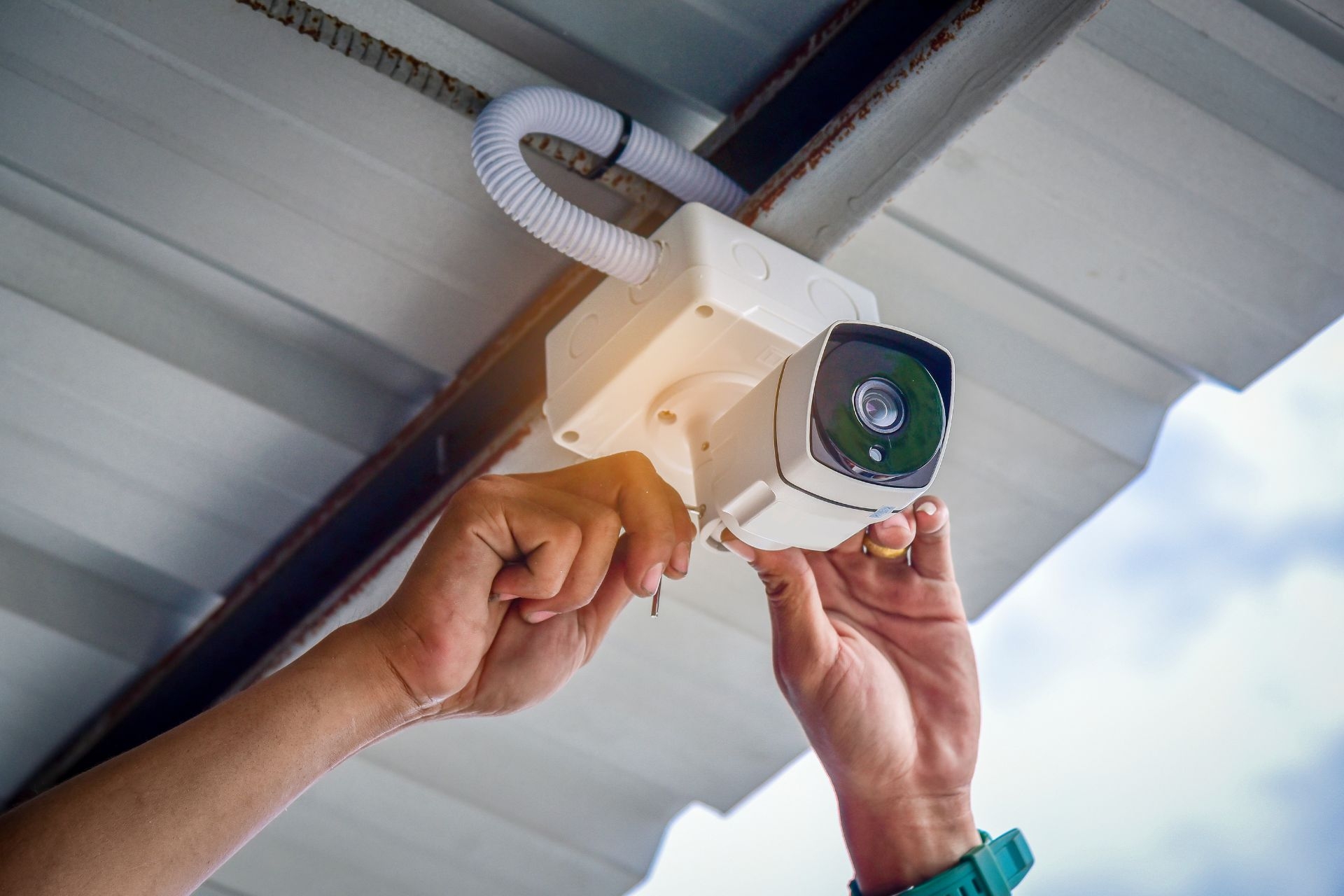 Can an audio source selection switch be integrated with smart home automation systems for seamless control of audio sources?