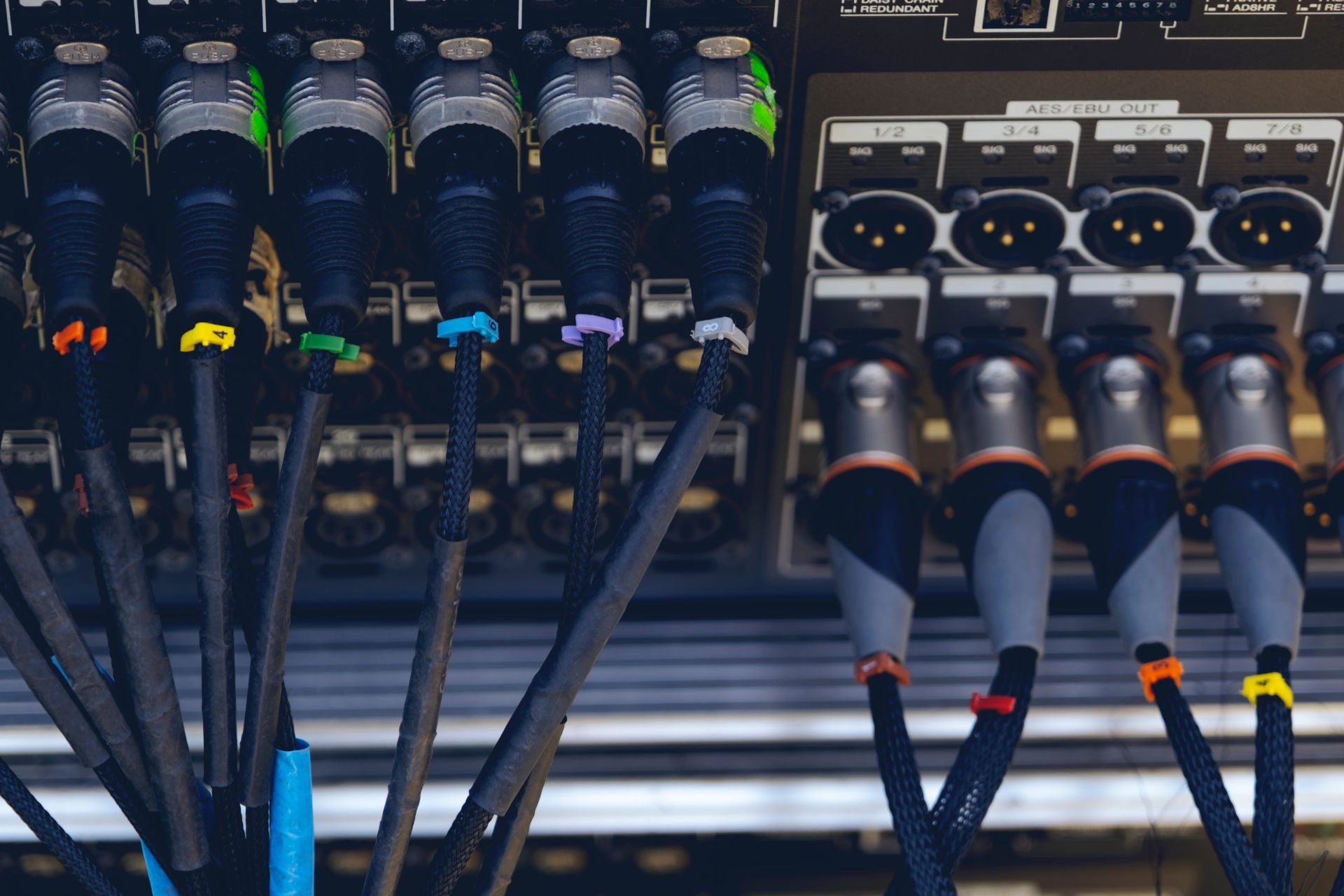 How can organizations ensure that emergency notifications are delivered in a timely manner through integration?