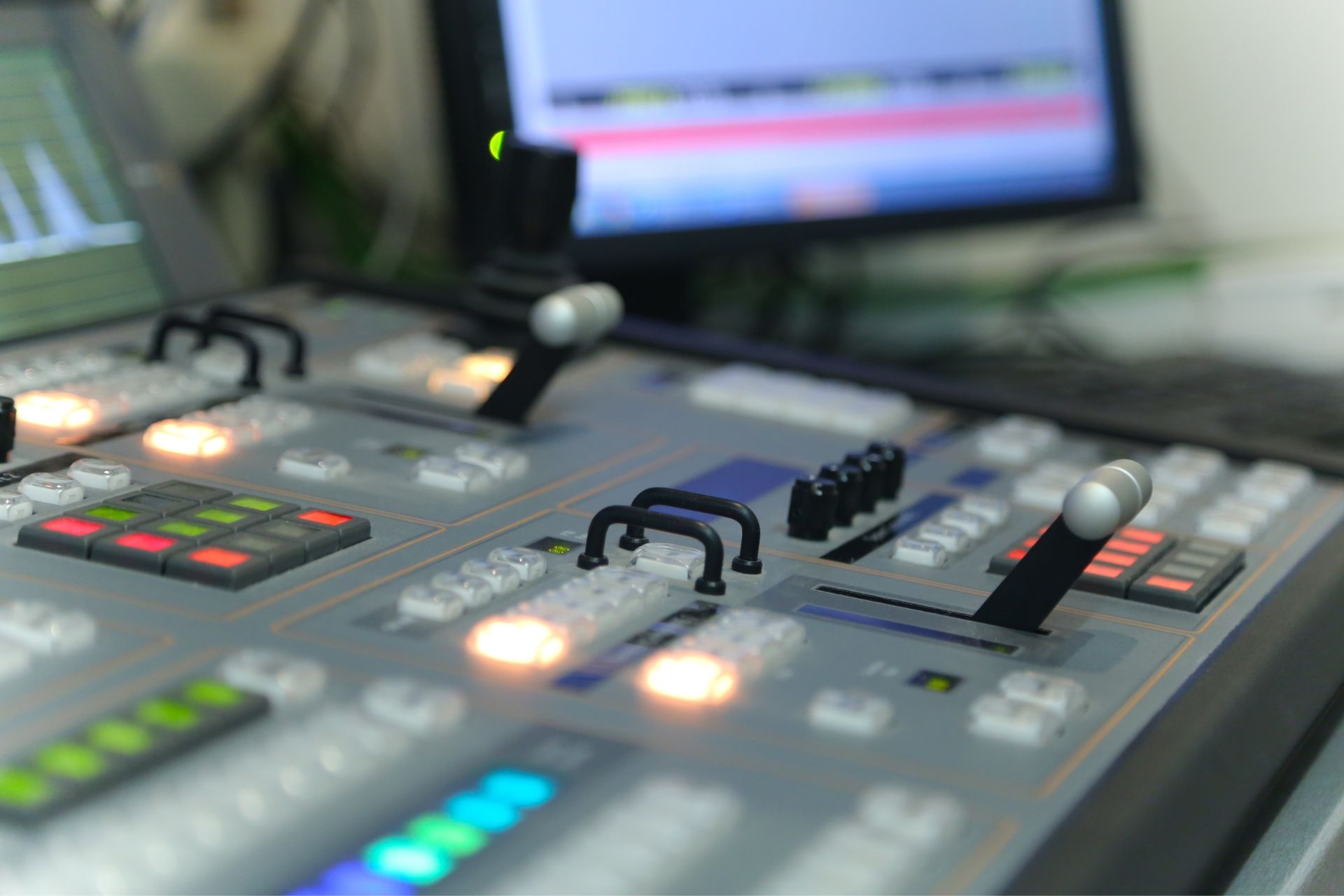 How do feedback suppression technologies integrate with existing audio systems and equipment to provide seamless feedback control without compromising the audio signal chain?