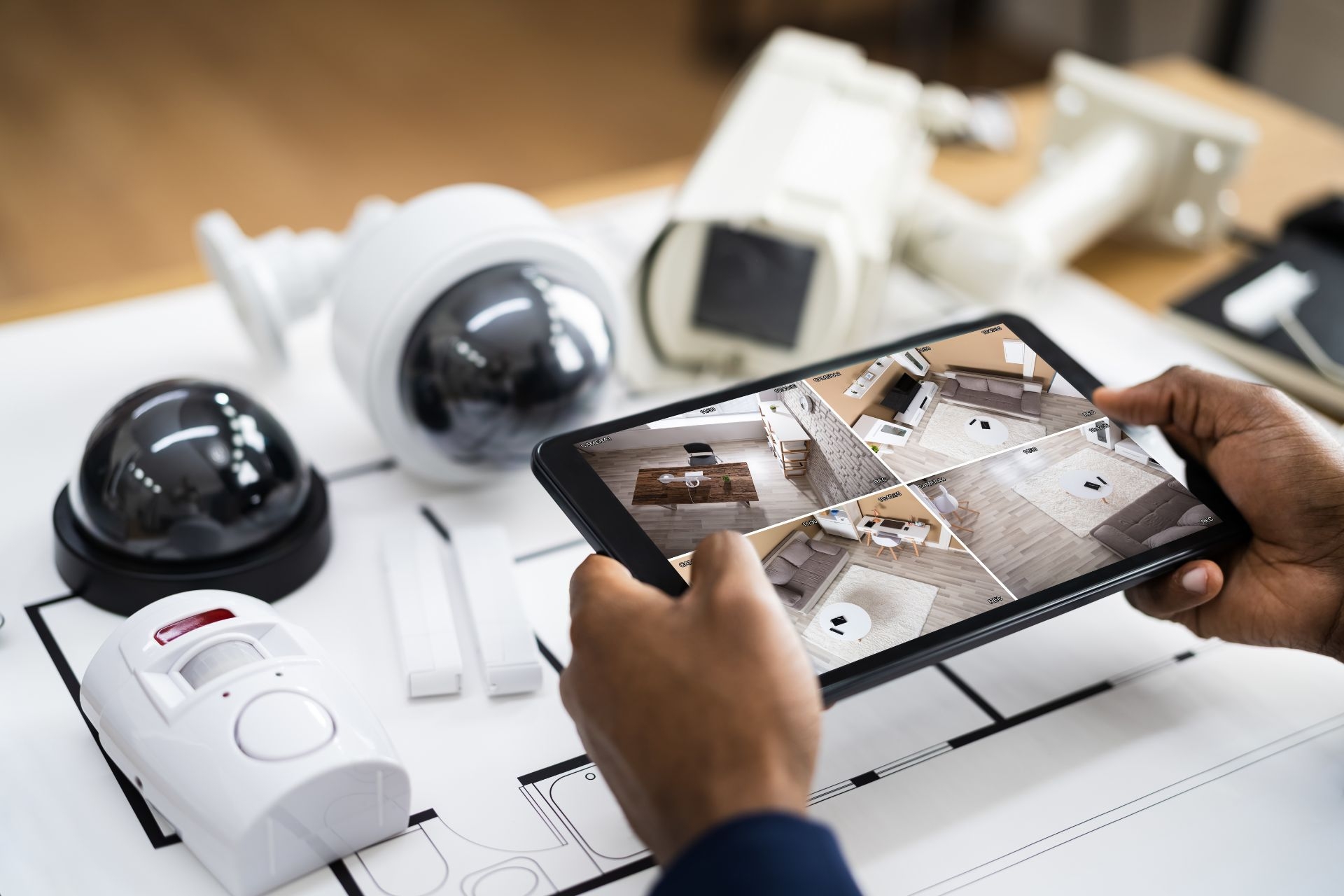 How can video displays be integrated with data analytics software to track viewer engagement and behavior?