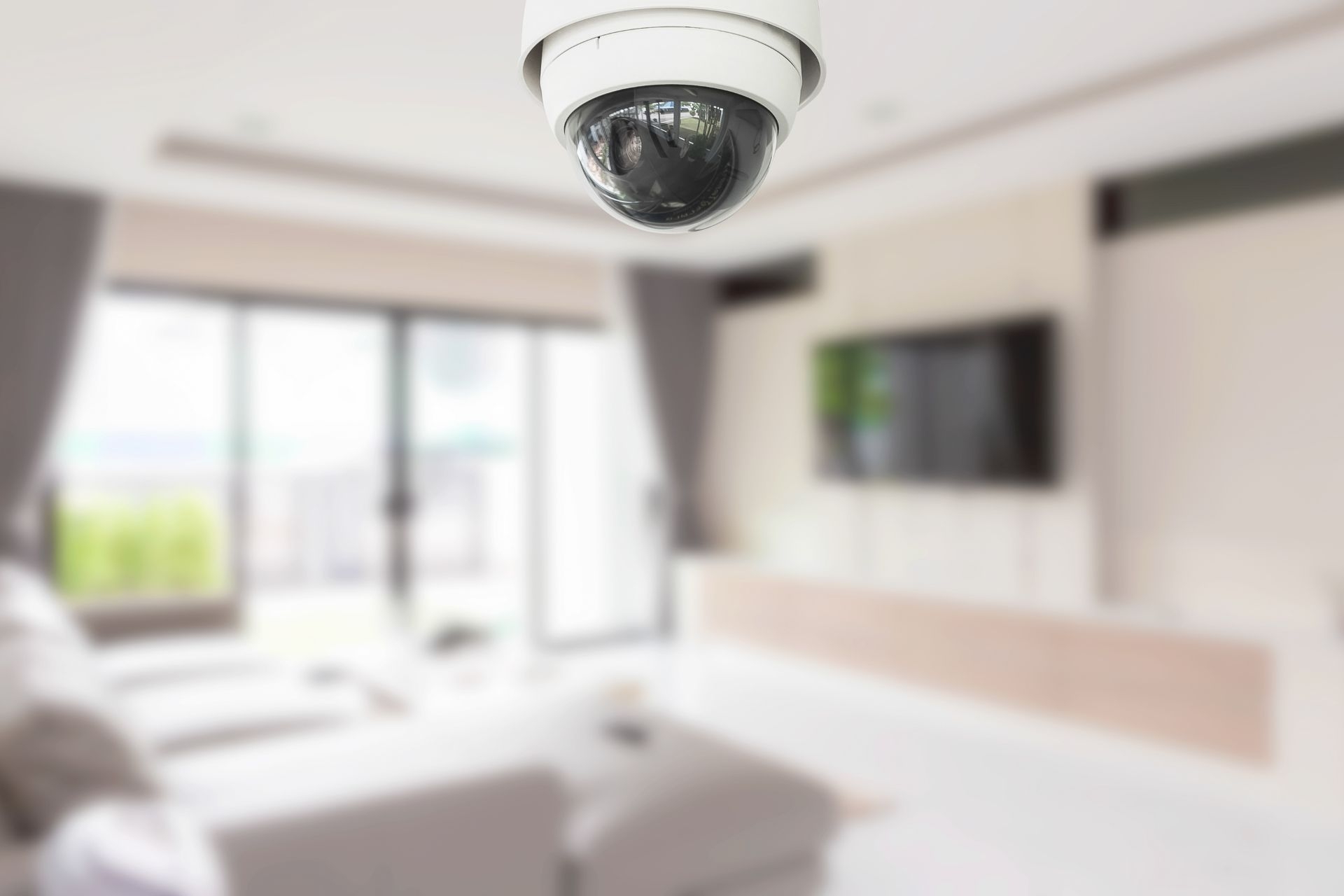 How can room acoustics impact the accuracy of loudspeaker coverage mapping in indoor spaces?