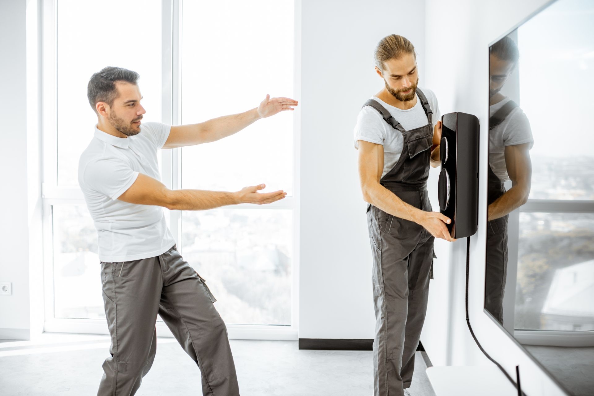 Can sound masking systems be customized to fit the specific needs of different office layouts and sizes?