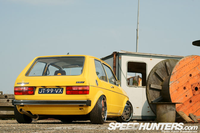 Car Feature>> Yellow ‘submarine’