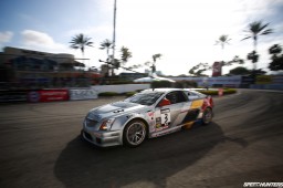 CTS-V going around the water fountain