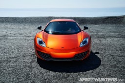 MP4-12C_03