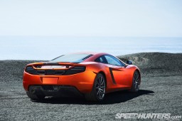 MP4-12C_04