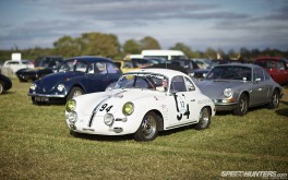 1920x1200 Porsche familyPhoto by Jonathan Moore