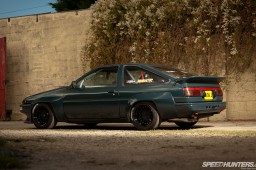 Chaydon Ford AE86 UK Desk 2