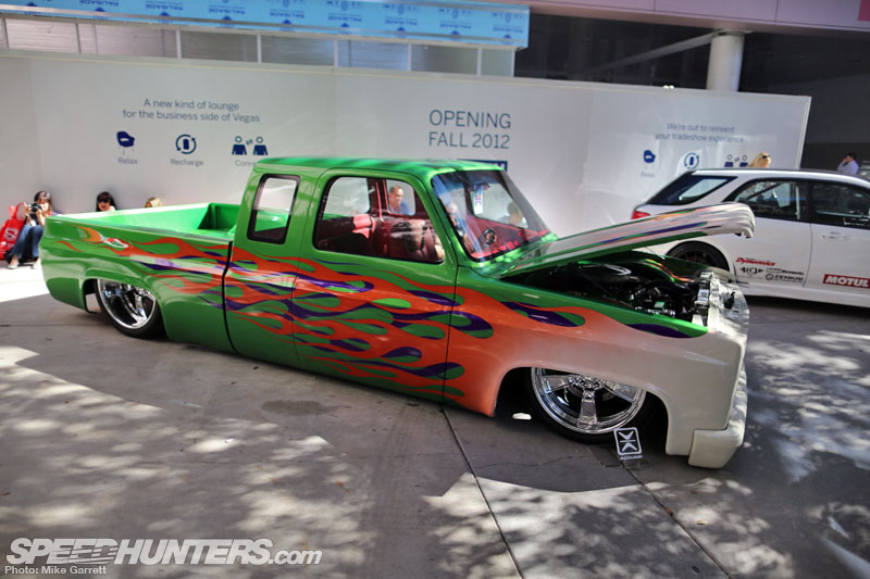 sema-outside-01