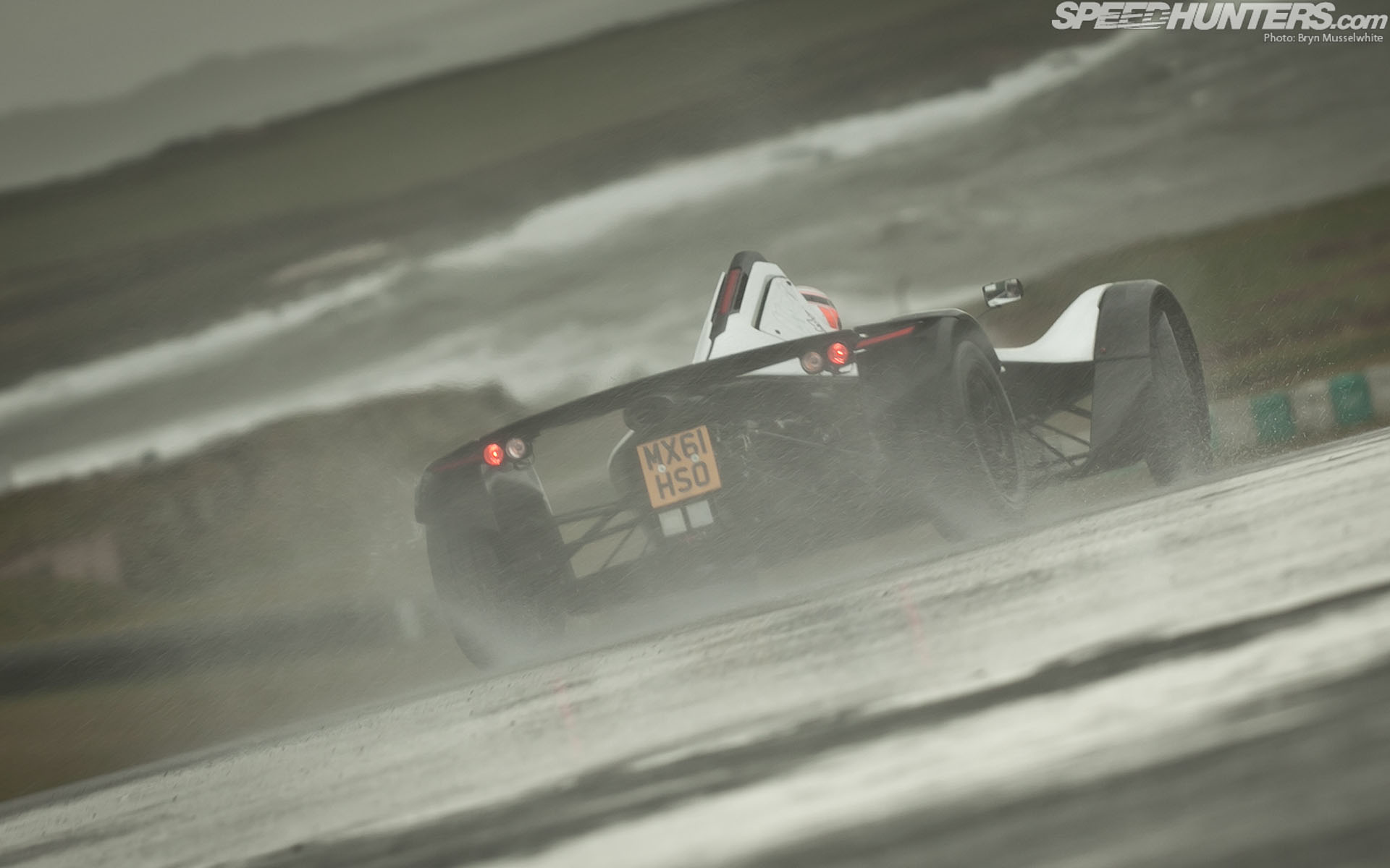BAC Mono-desk5