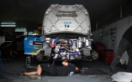 Photo by Larry Chen  1920 x 1200