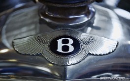 1920x1200 Bentley badge, BrooklandsPhoto by Jonathan Moore