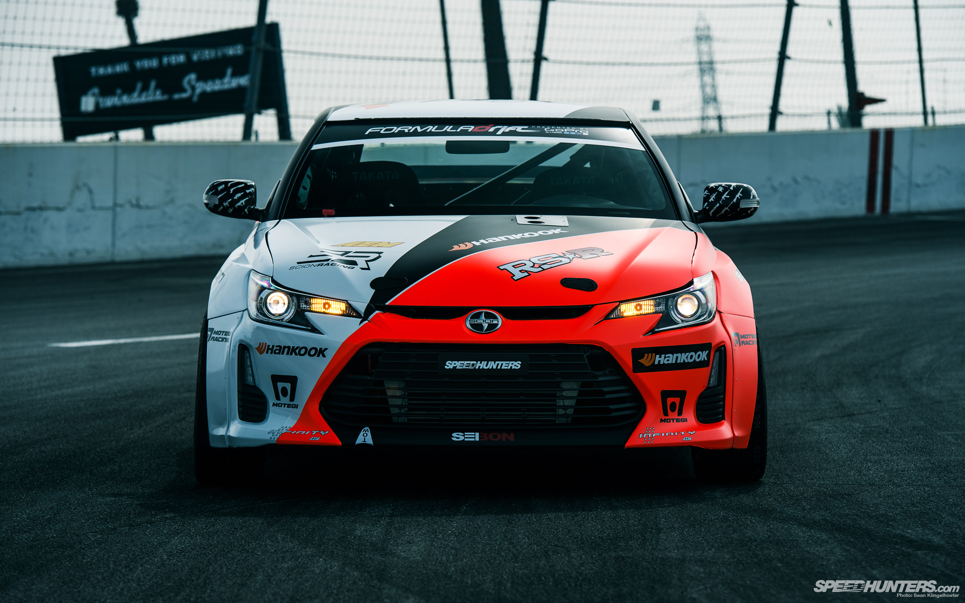 Papadakis-tC-Desktop-01