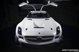AMG_Mercedes-Benz_World-DT01