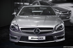 AMG_Mercedes-Benz_World-DT01