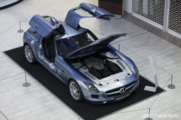 AMG_Mercedes-Benz_World-DT06
