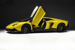 Aventador-50th-04