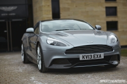 Aston_Martin_Vanquish-DT02