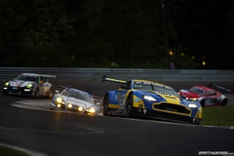 1920x1200 Aston in the KarussellPhoto by Larry Chen