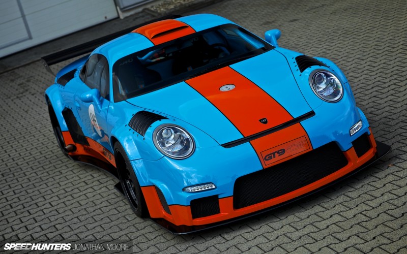 The workshop of specialist Porsche tuners 9FF