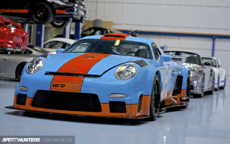 The workshop of specialist Porsche tuners 9FF