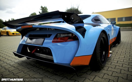 The workshop of specialist Porsche tuners 9FF