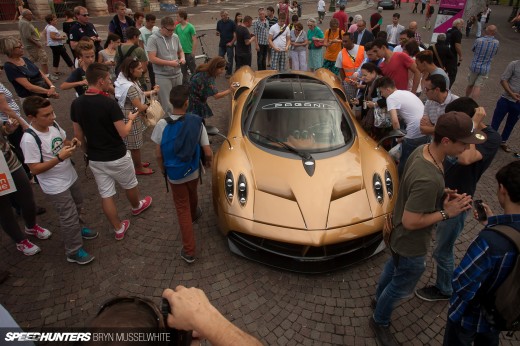 Pagani Huayra feature&nbsp;car-15