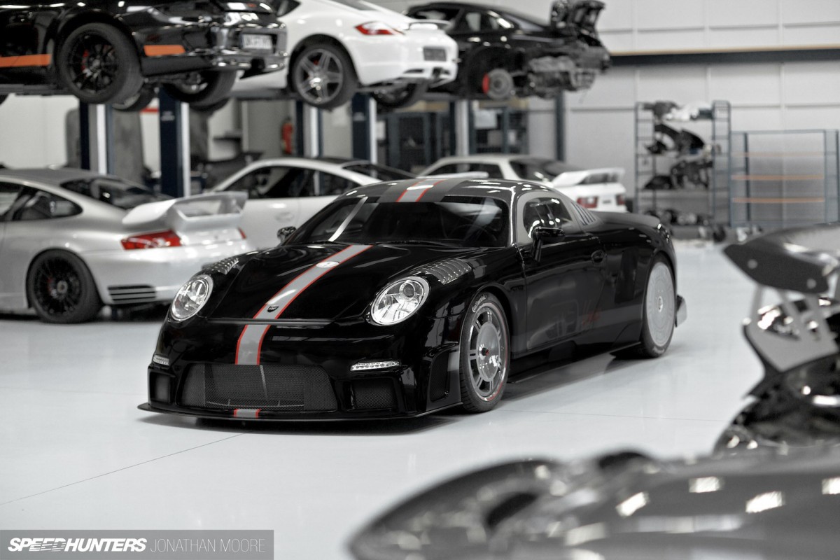 The workshop of specialist Porsche tuners 9FF