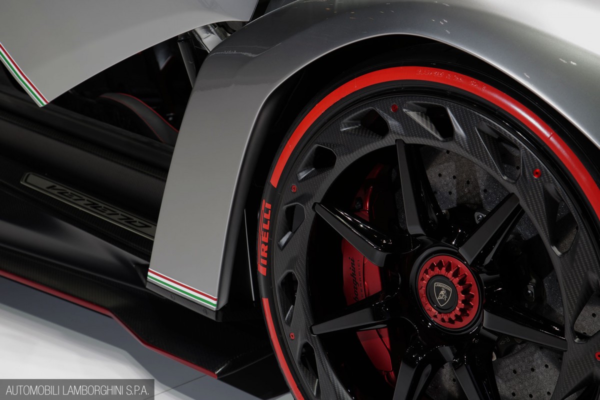 Lamborghini_Veneno-005