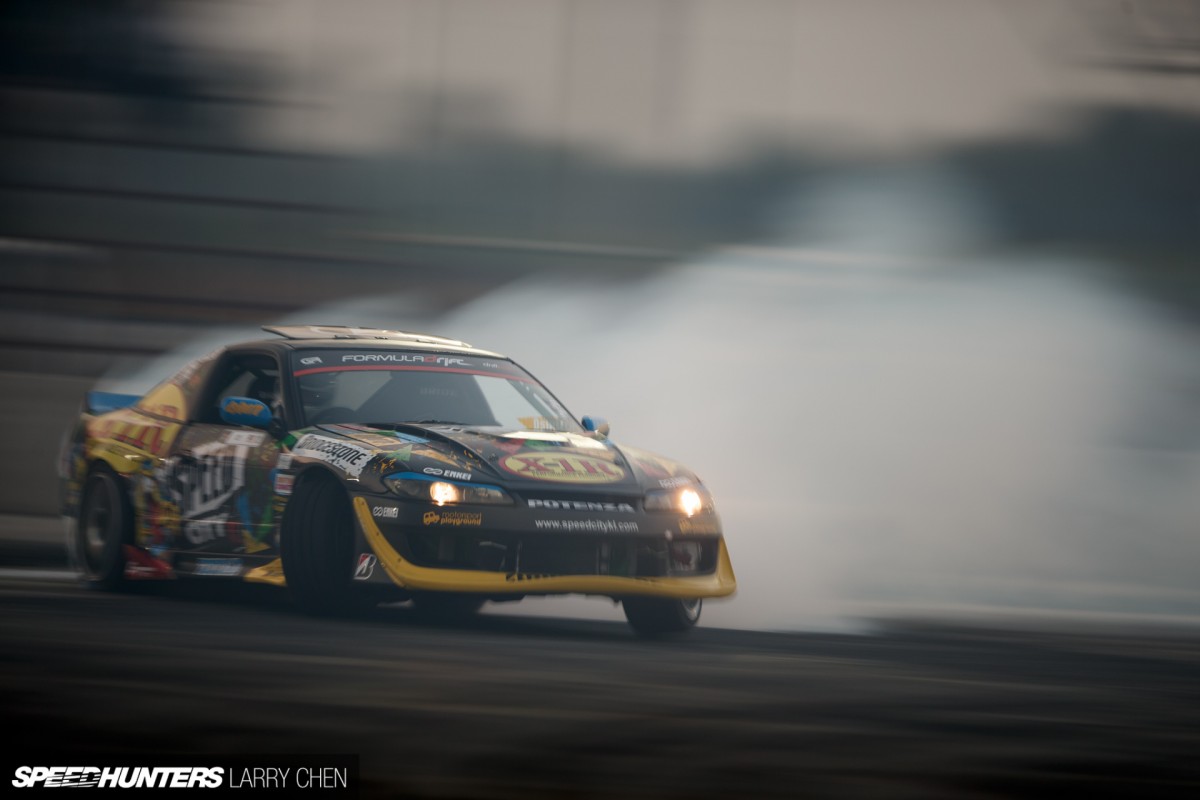 Thai Fighters Under The Spotlight