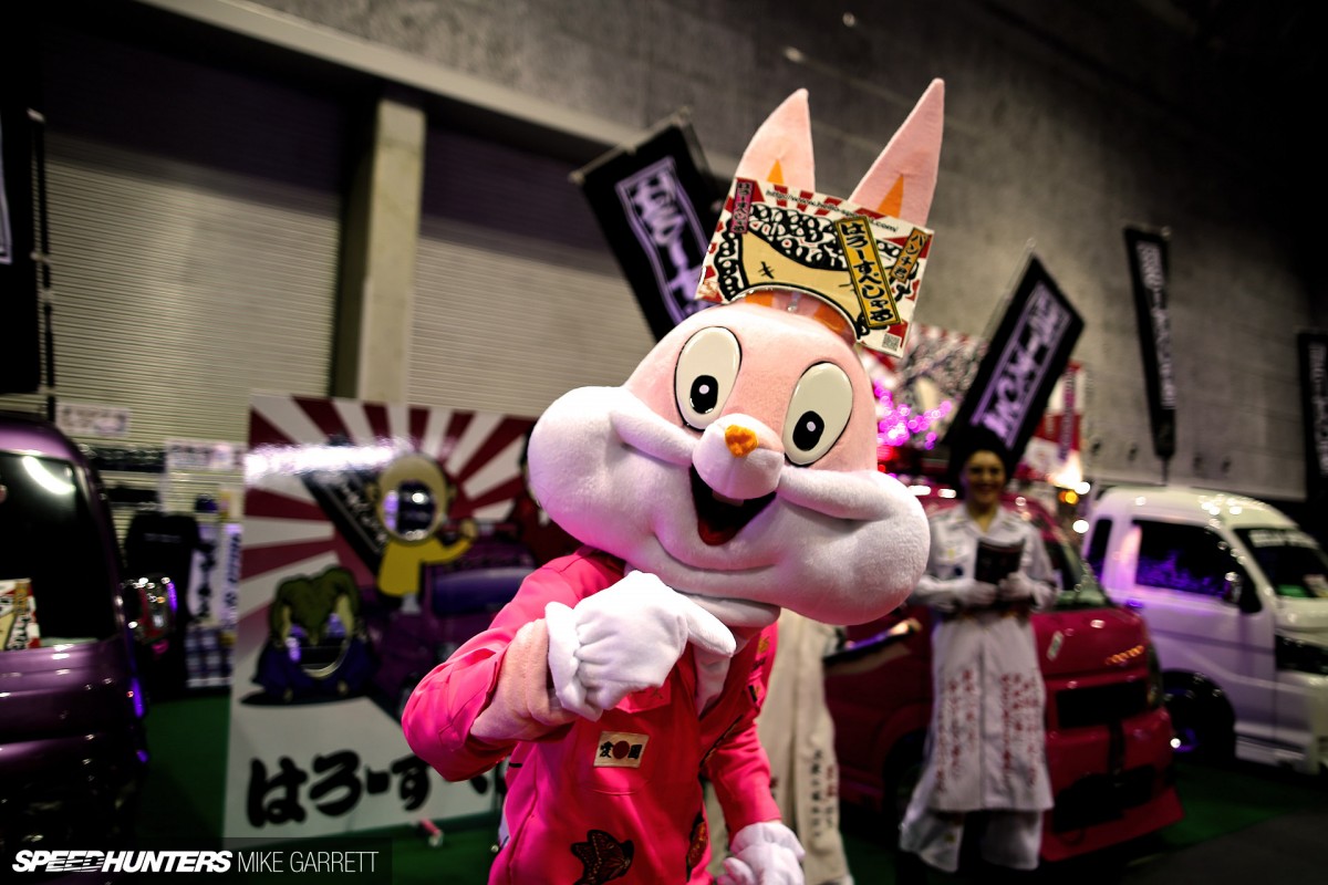 Osaka-Auto-Messe-17 copy