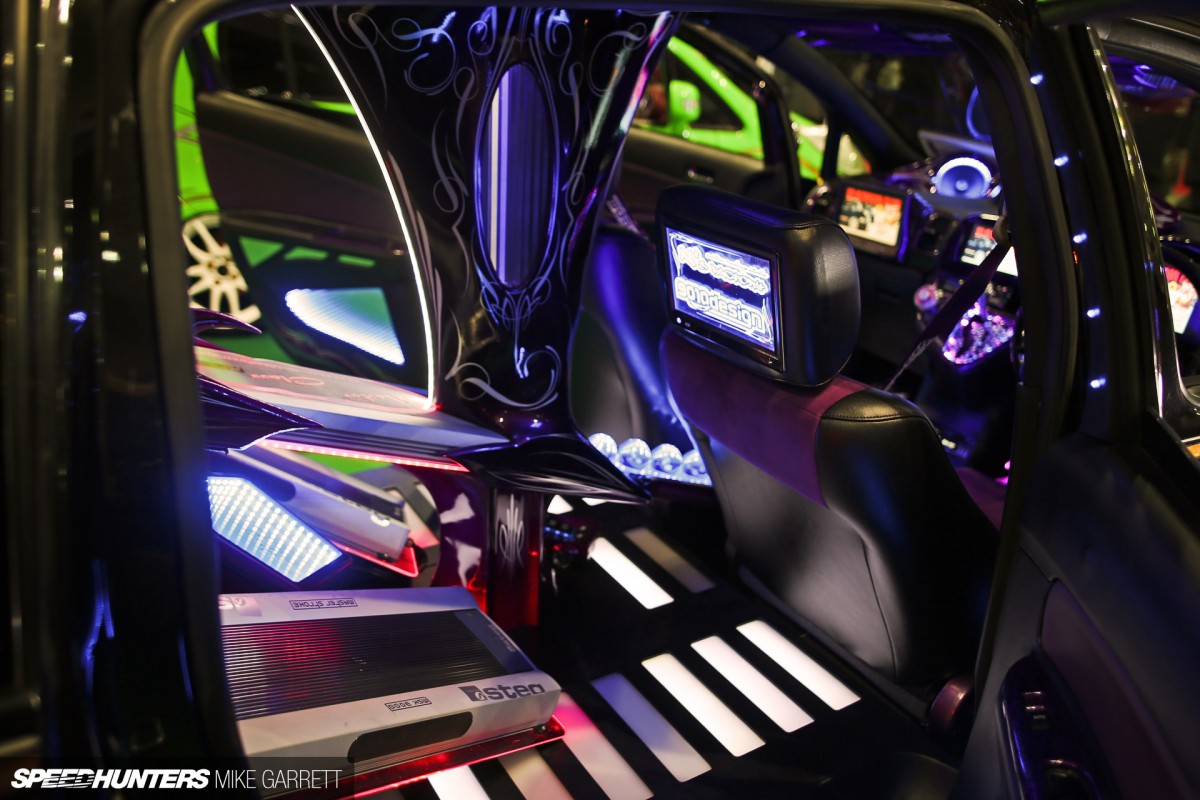 Osaka-Auto-Messe-20 copy