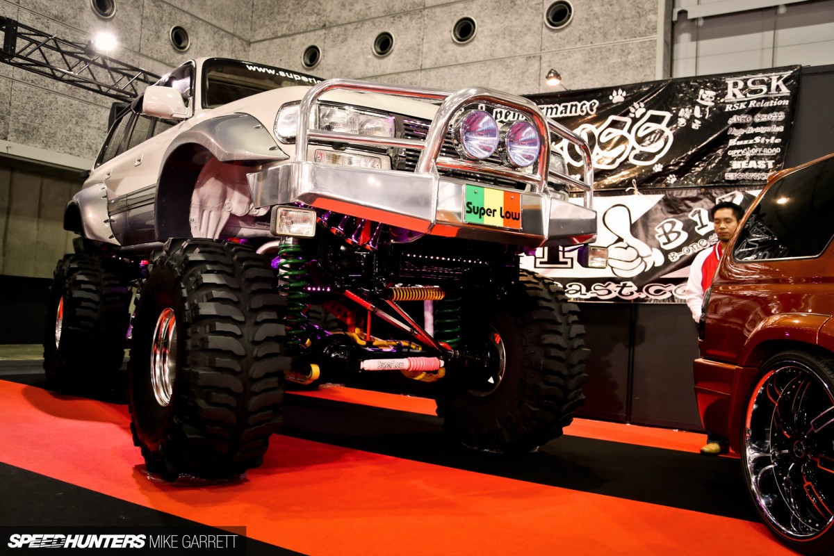 Osaka-Auto-Messe-4 copy