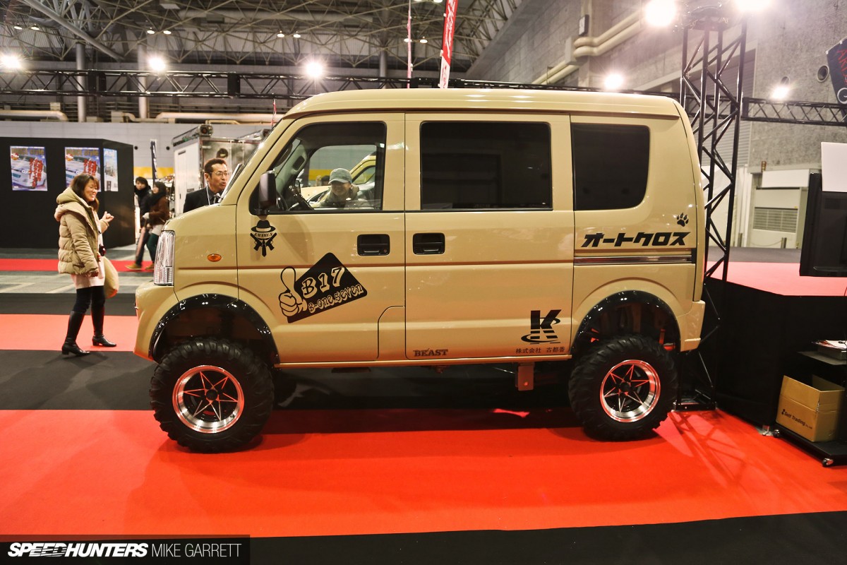 Osaka-Auto-Messe-40 copy