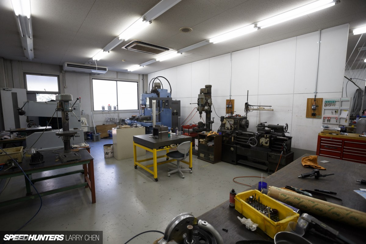 Larry_Chen_Speedhunters_shop-light-2-42