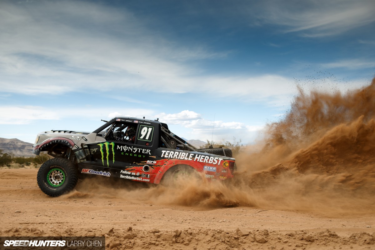 Larry_Chen_Speedhunters_mint400_part1-24