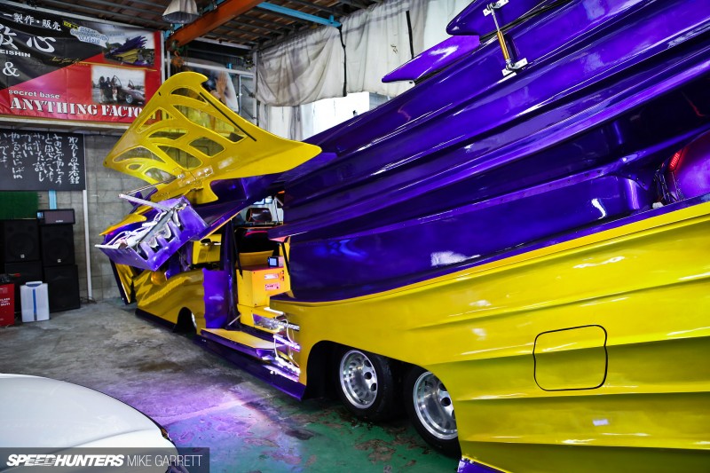 Japan-Batman-Van-12&nbsp;copy